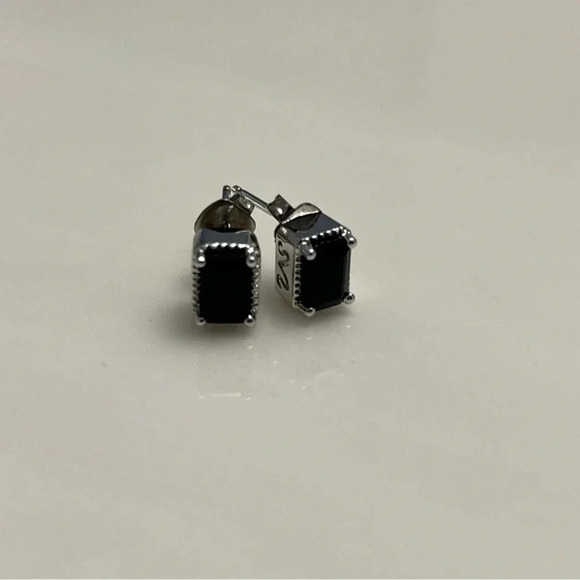 SIMPLY VERA VERA WANG 925 SAI Rectangle STERLING SILVER STUD EARRINGS - Picture 3 of 10